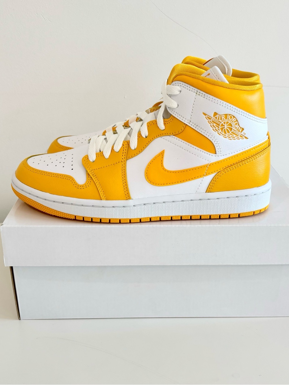 Nike Jordan Air 1 Mid in Yellow and White